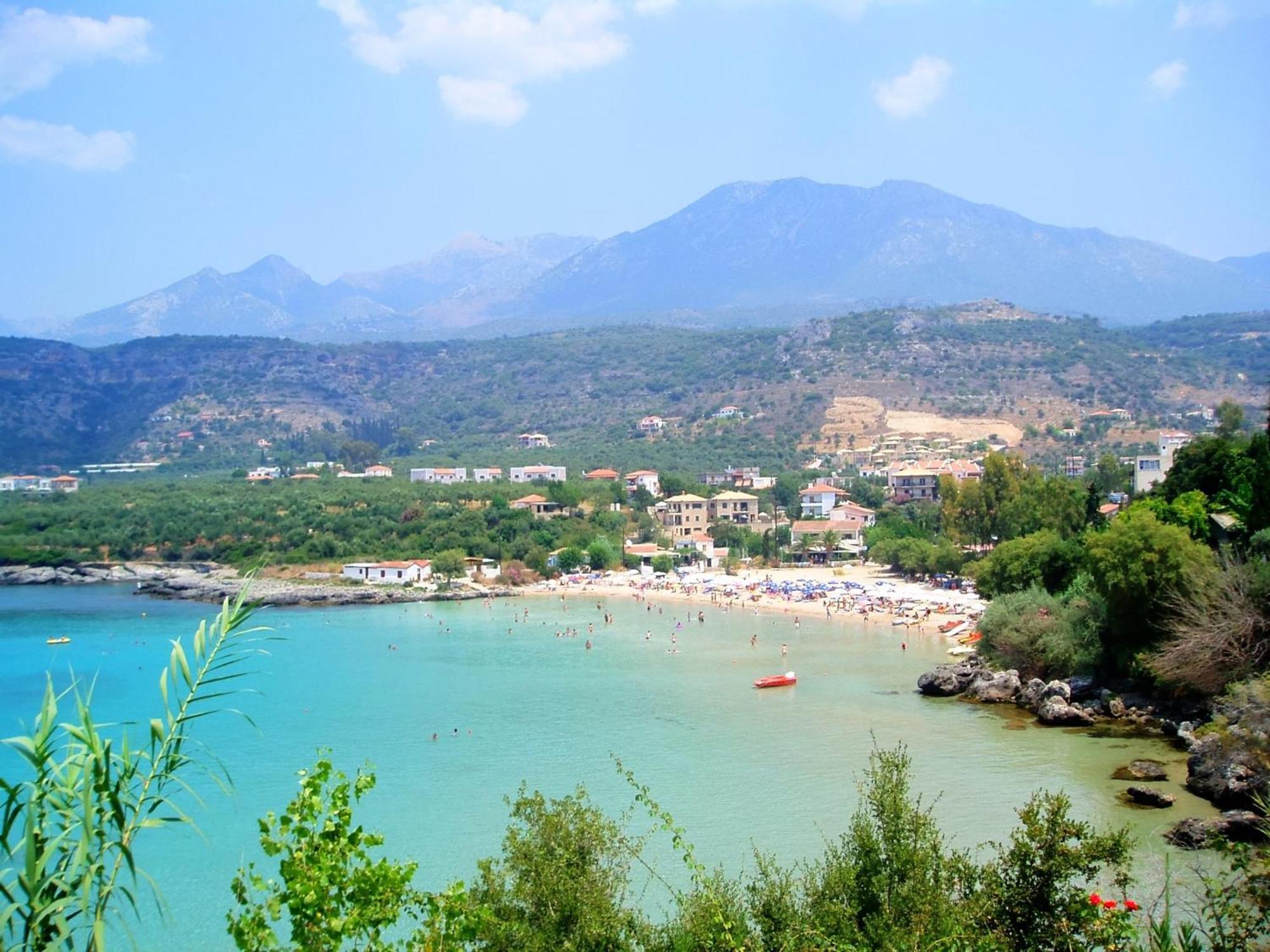 Maistreli Hotel Apartments Stoúpa Dış mekan fotoğraf