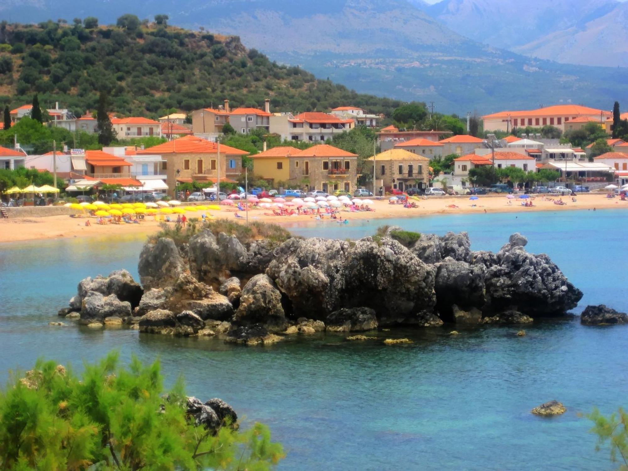 Maistreli Hotel Apartments Stoúpa Dış mekan fotoğraf