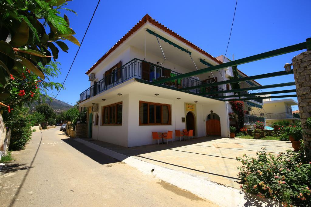 Maistreli Hotel Apartments Stoúpa Dış mekan fotoğraf
