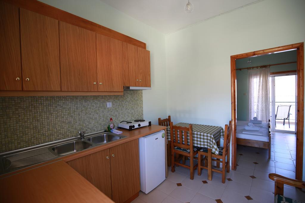 Maistreli Hotel Apartments Stoúpa Dış mekan fotoğraf